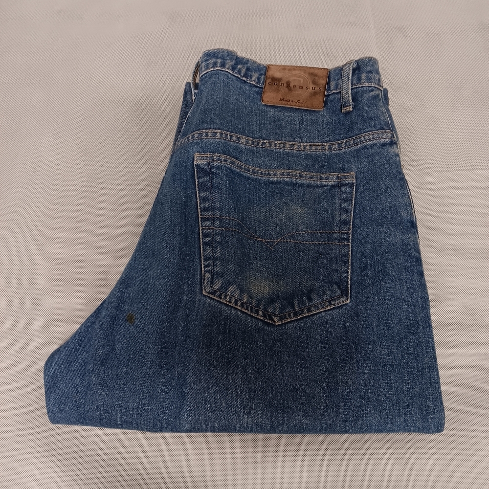 Consensus Blue Jeans 36x34 Relaxed Fit Straight Leg Medium Washed Denim